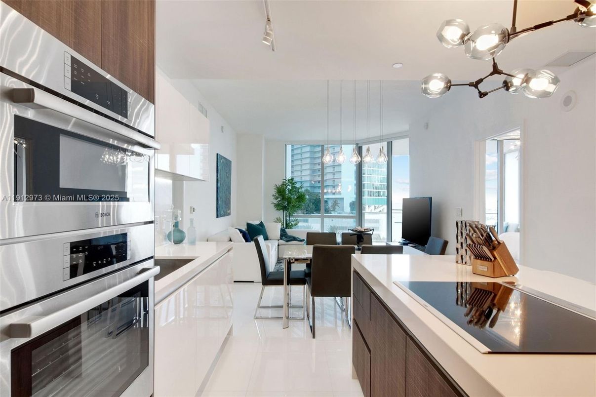 Dining room, Interior, Kitchen, Pendant Lights, Stainless Steel Appliances