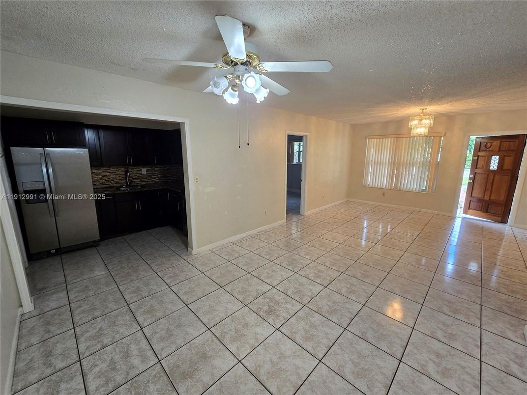 Chandelier, Empty room, Interior