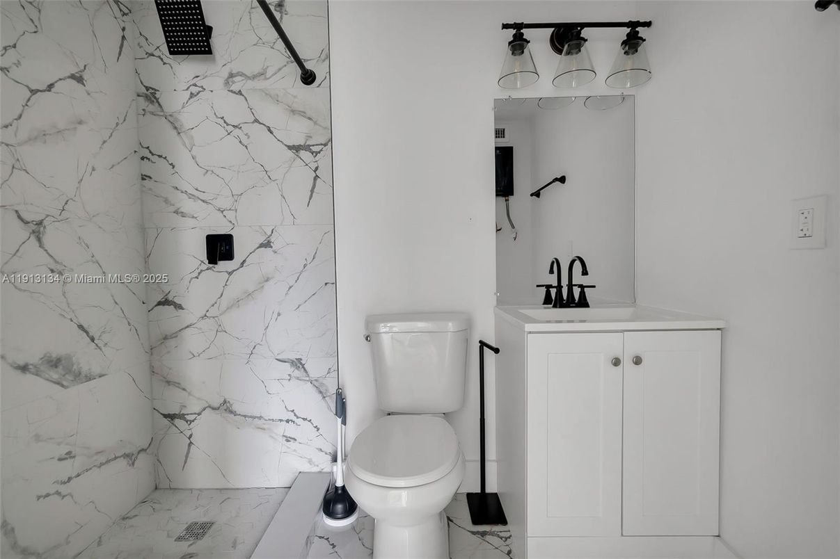 Bathroom, Interior, Marble, Marble Walls