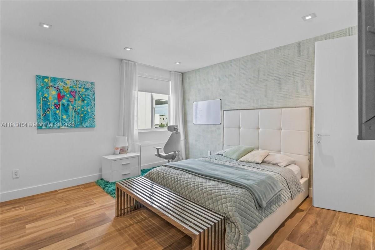 Bedroom, Interior, Recessed Lighting, Wood Texture Flooring