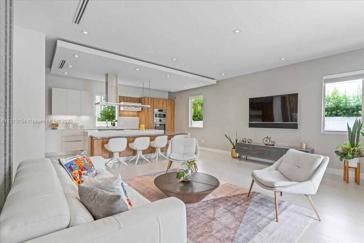 Interior, Kitchen, Living room, Recessed Lighting, Stainless Steel Appliances