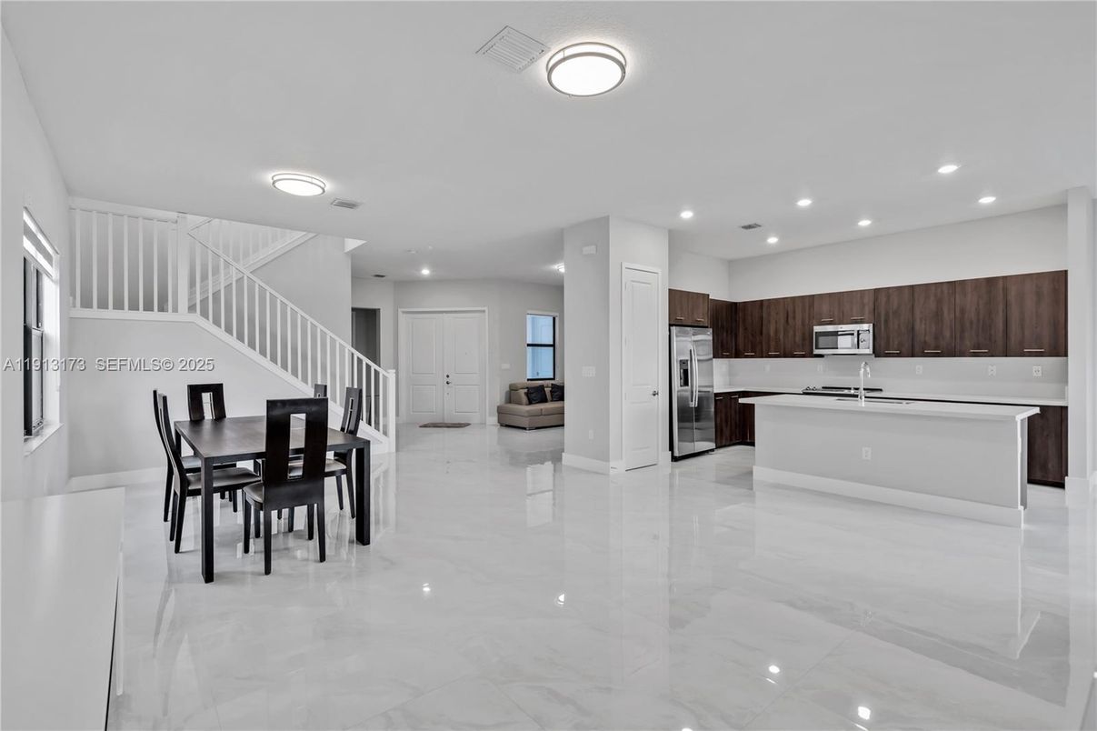 Dining room, Interior, Kitchen, Marble, Recessed Lighting, Stainless Steel Appliances