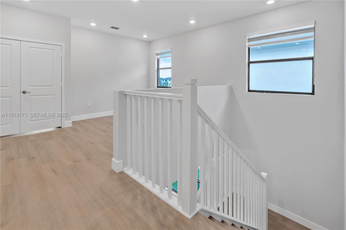 Interior, Recessed Lighting, Wood Texture Flooring