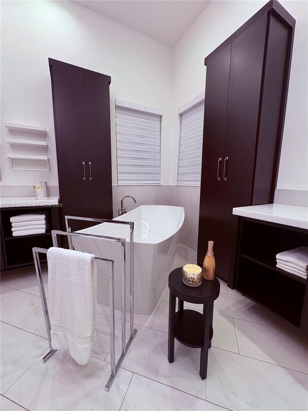 Bathroom, Free Standing Baths, Interior, Marble