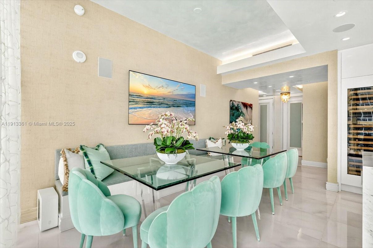 Dining room, Interior, Recessed Lighting