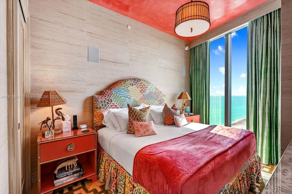 Bedroom, Interior, Water