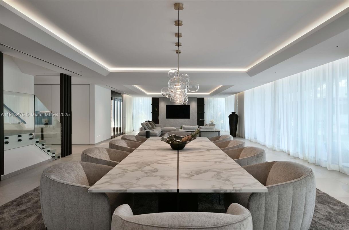 Dining room, Interior, Living room, Pendant Lights