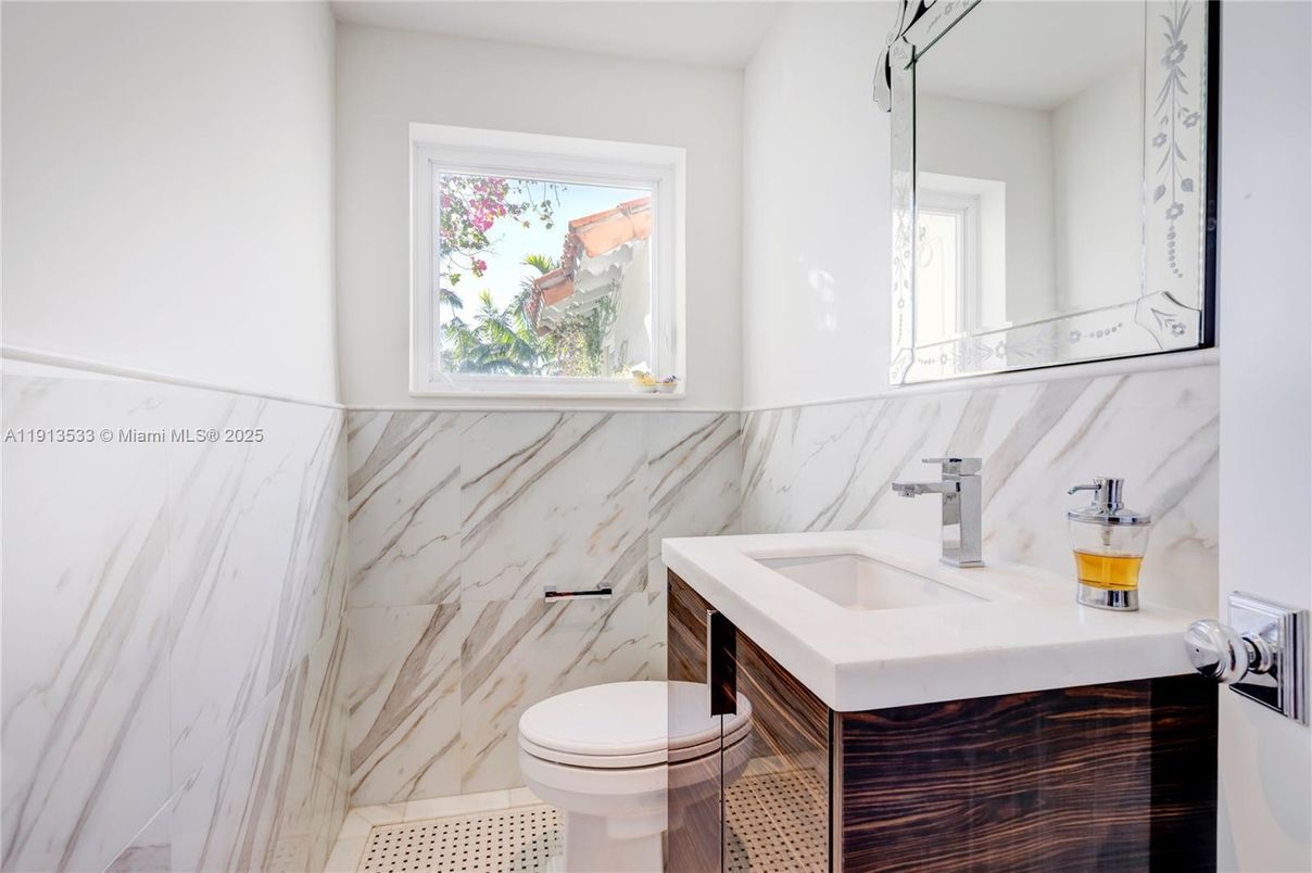 Bathroom, Interior, Marble Walls