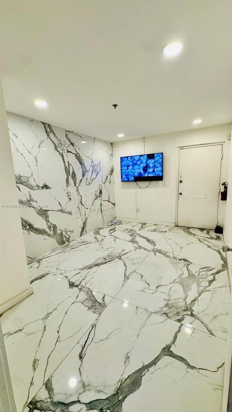 Empty room, Interior, Marble, Marble Walls, Recessed Lighting