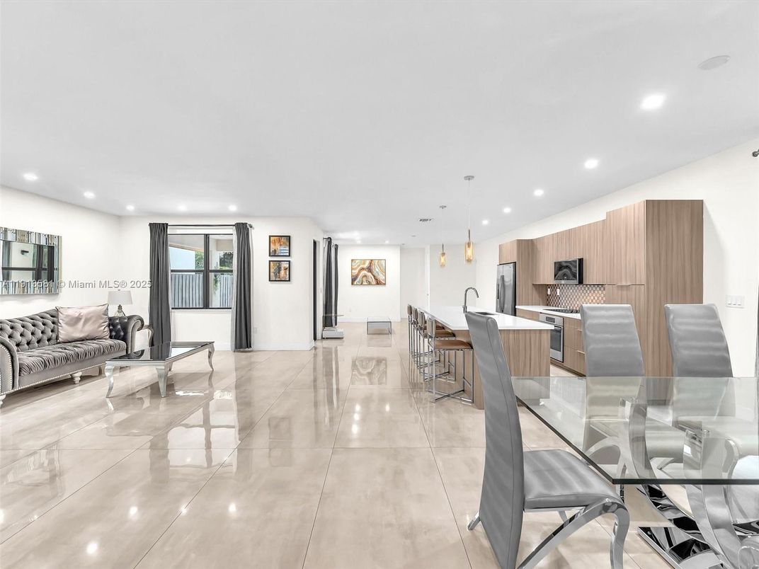Dining room, Interior, Kitchen, Pendant Lights, Recessed Lighting