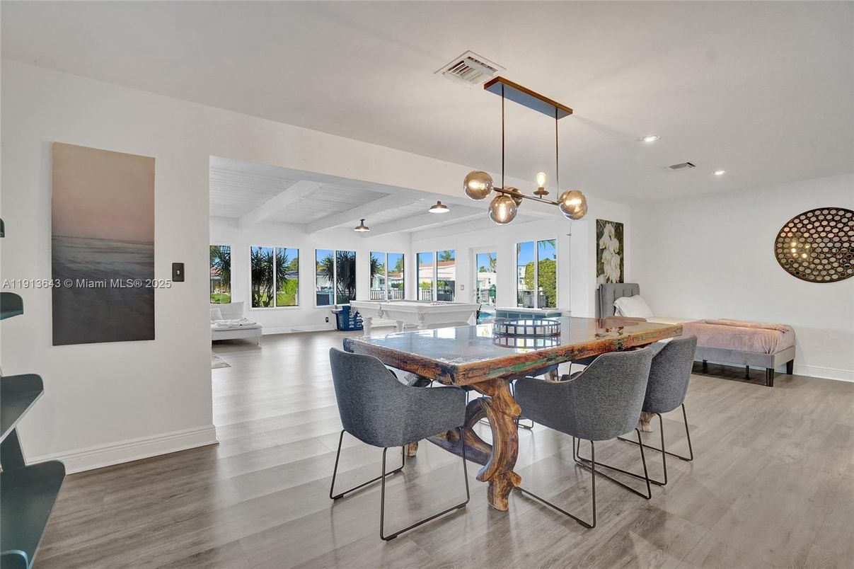 Dining room, Interior, Living room, Pendant Lights, Recessed Lighting, Wood Texture Flooring