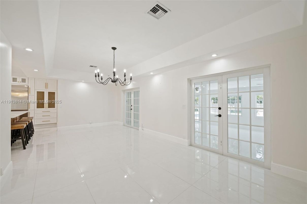 Chandelier, Empty room, Interior, Recessed Lighting