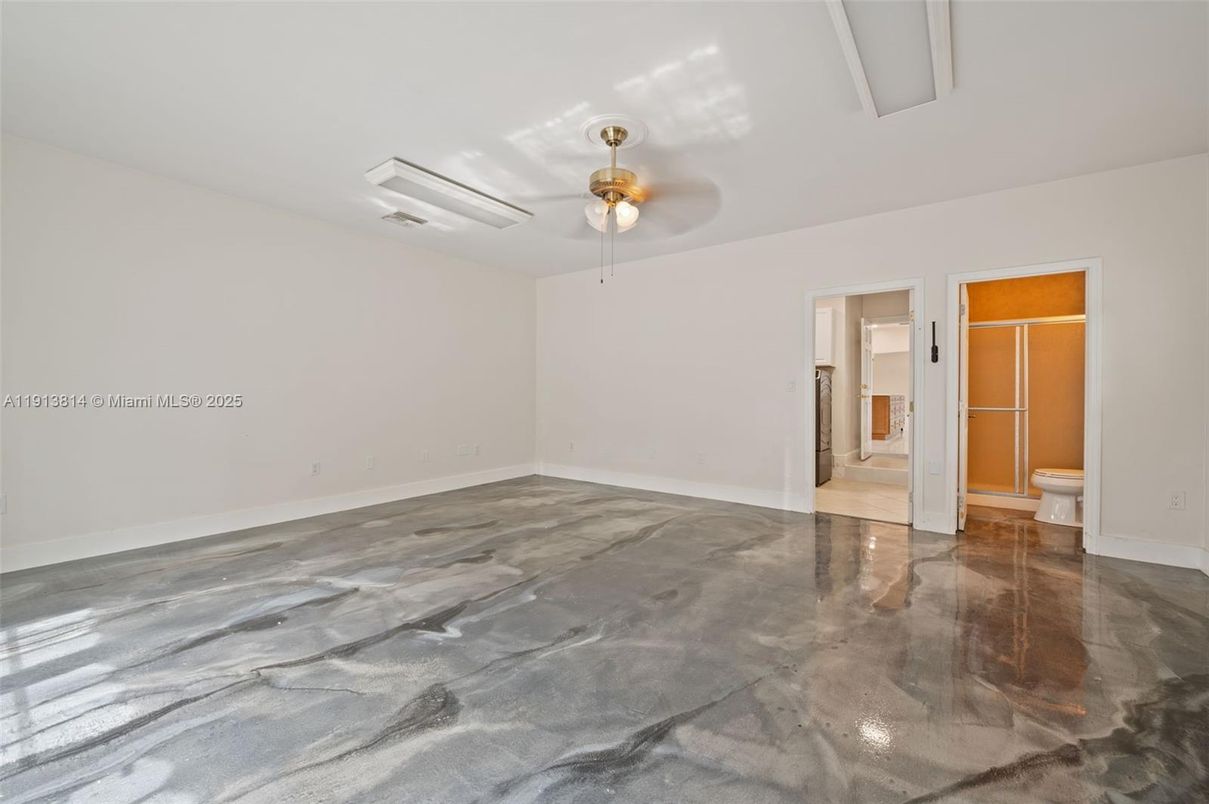 Bathroom, Empty room, Interior