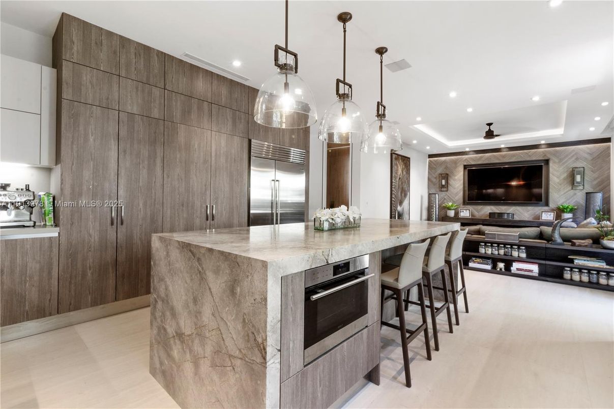 Interior, Kitchen, Pendant Lights, Recessed Lighting, Stainless Steel Appliances