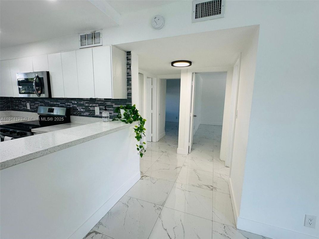 Interior, Kitchen, Marble, Recessed Lighting