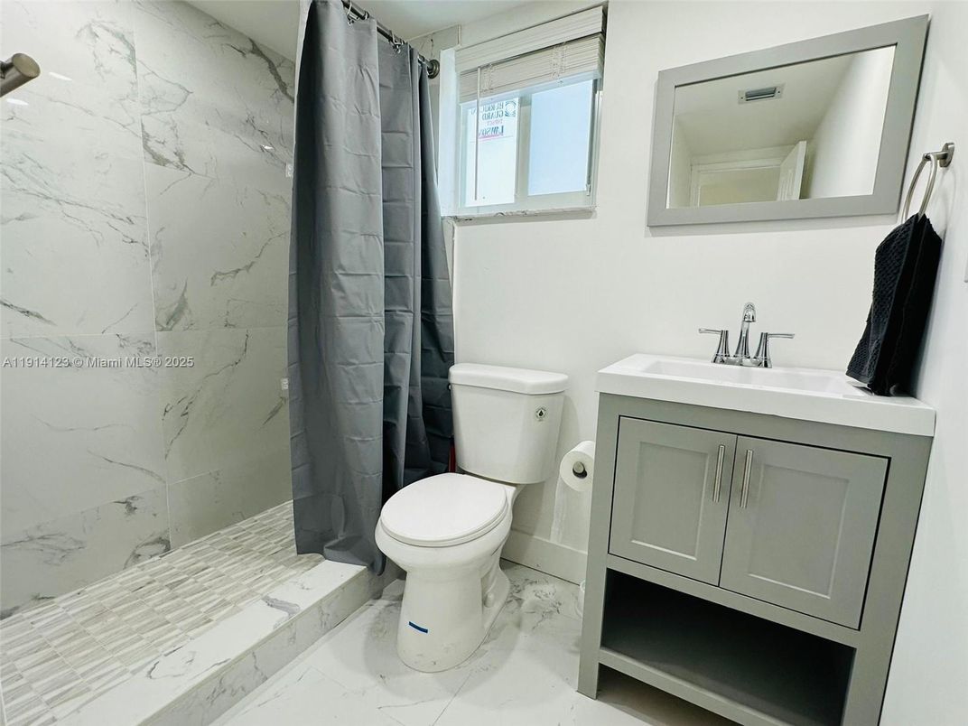 Bathroom, Interior, Marble, Marble Walls