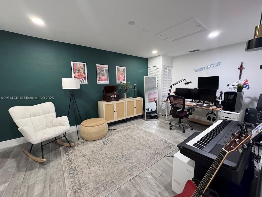 Home Office, Interior, Piano, Recessed Lighting, Wood Texture Flooring