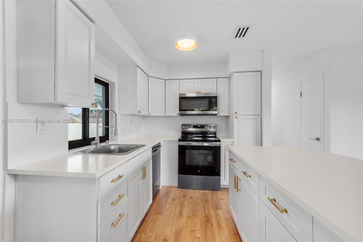 Interior, Kitchen, Stainless Steel Appliances, Wood Texture Flooring