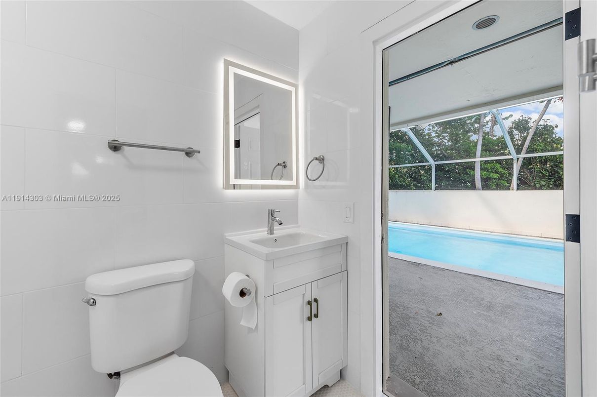 Bathroom, Glass Ceilings, Interior, Sun Room