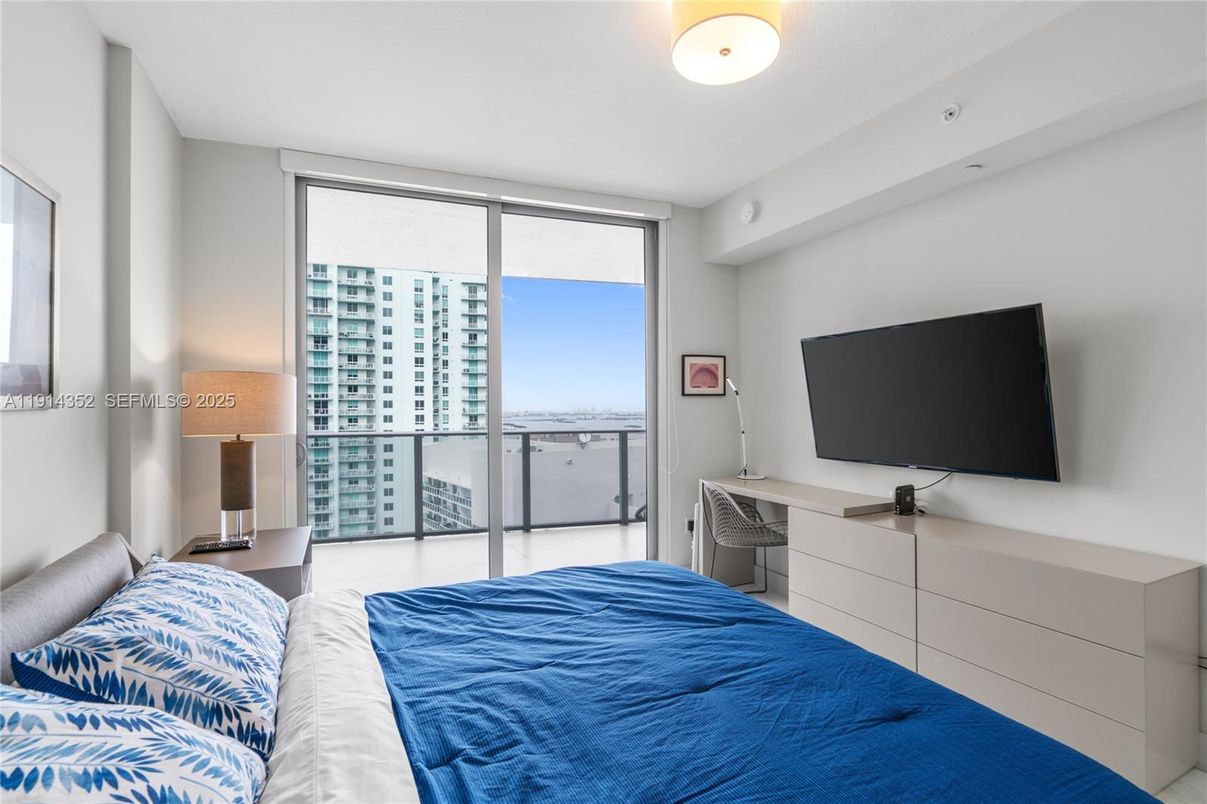 Bedroom, Interior, Water