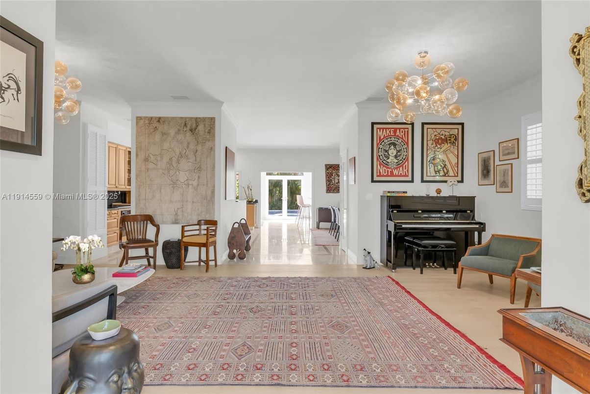 Interior, Living room, Pendant Lights, Piano, Wood Texture Flooring