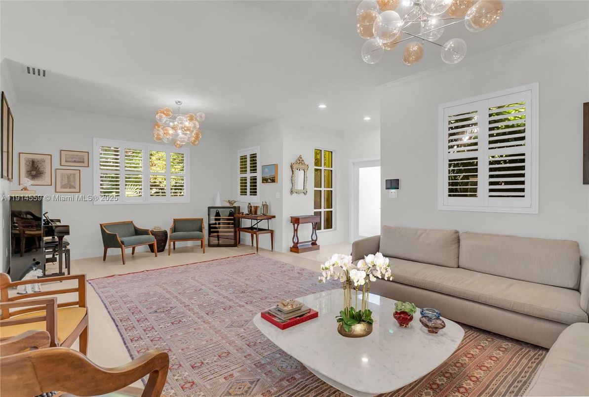 Chandelier, Dining room, Interior, Living room, Recessed Lighting