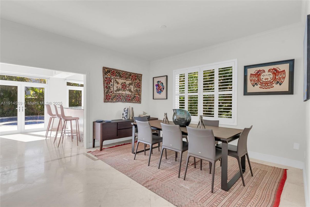 Dining room, Interior