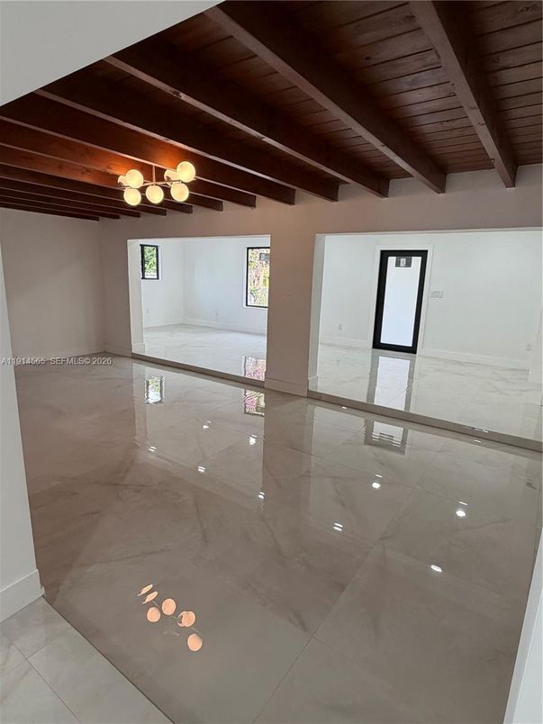 Empty room, Interior, Marble, Wooden Beams, Wooden Ceilings