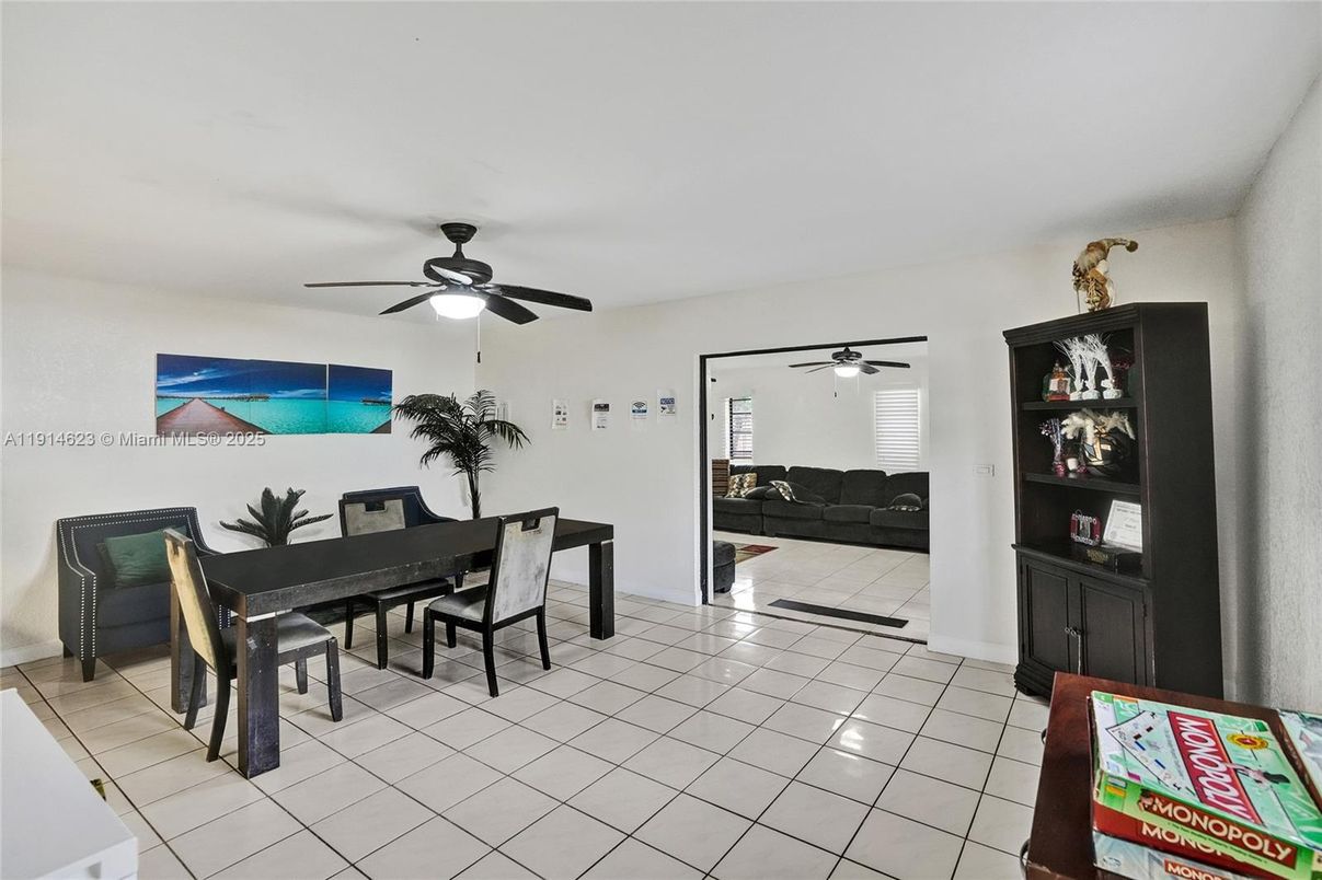 Dining room, Interior
