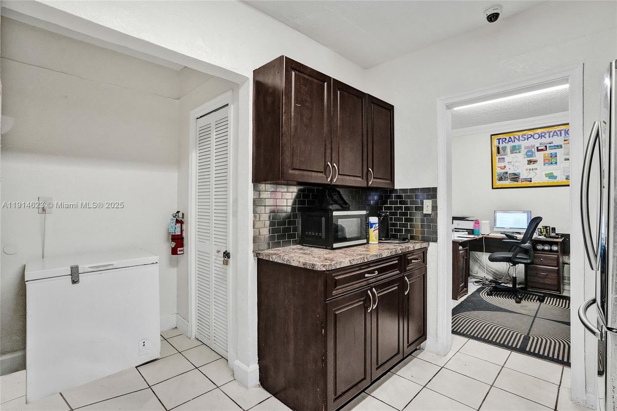 Home Office, Interior, Kitchen, Washer