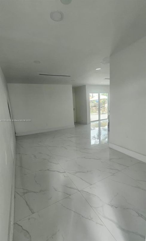Empty room, Interior, Marble, Recessed Lighting