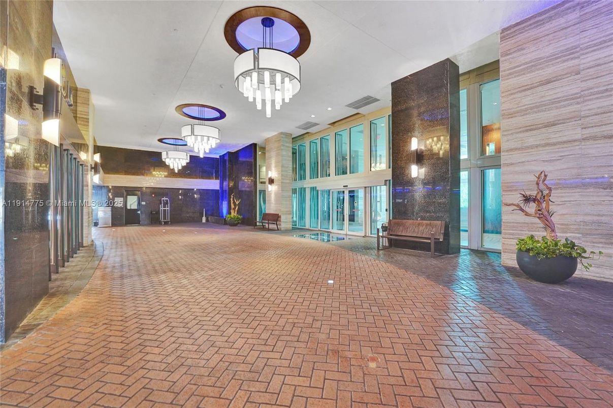 Chandelier, Interior, Recessed Lighting