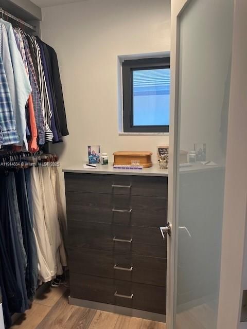 Interior, Walk-in Closets, Wood Texture Flooring