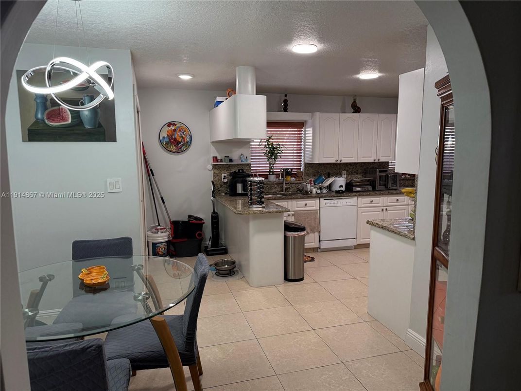 Dining room, Interior, Kitchen, Pendant Lights, Recessed Lighting