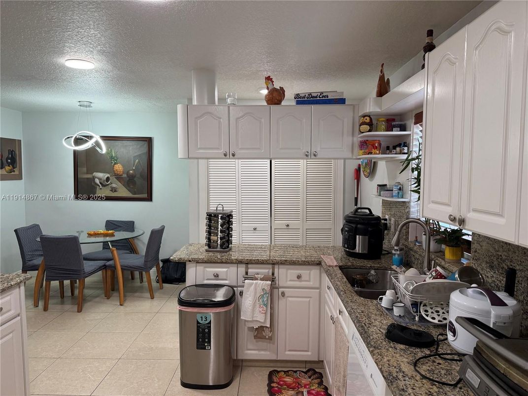 Dining room, Interior, Kitchen, Pendant Lights, Recessed Lighting