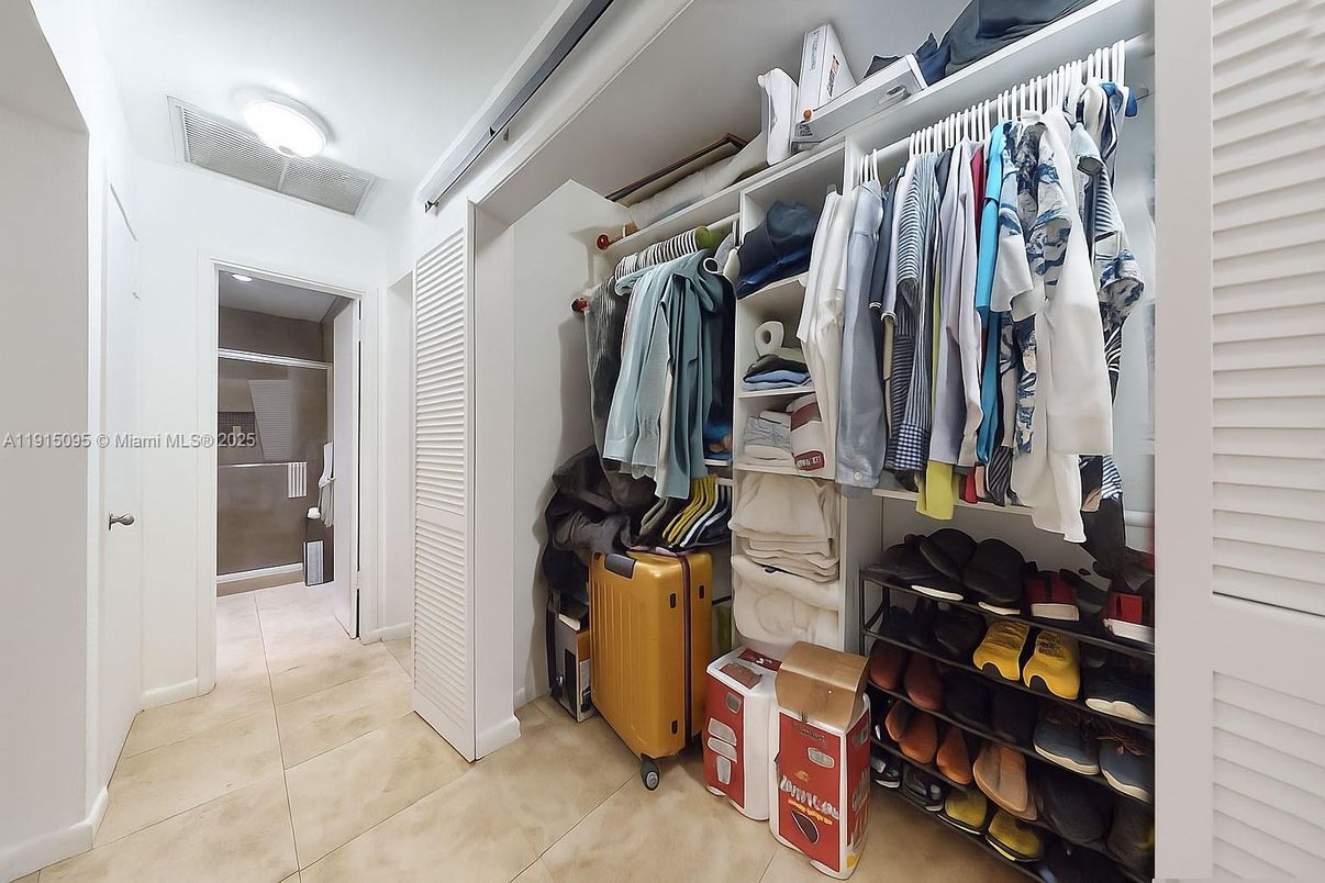 Interior, Walk-in Closets