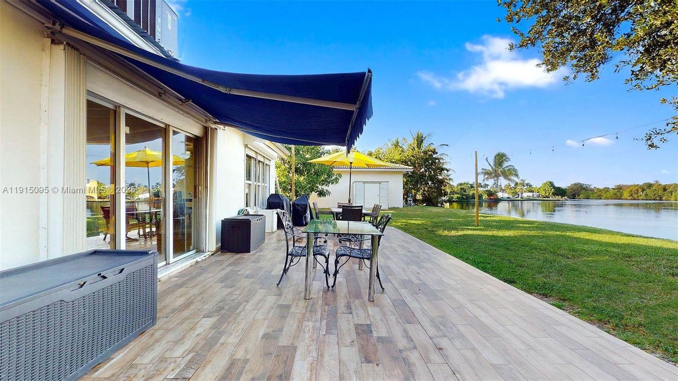 Backyard, Exterior, Water