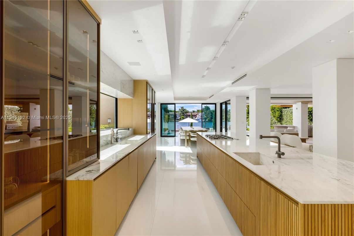 Interior, Kitchen, Recessed Lighting, Water