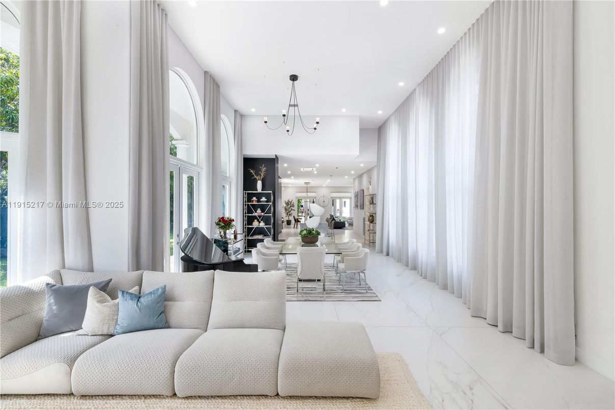 Interior, Living room, Marble, Pendant Lights, Recessed Lighting