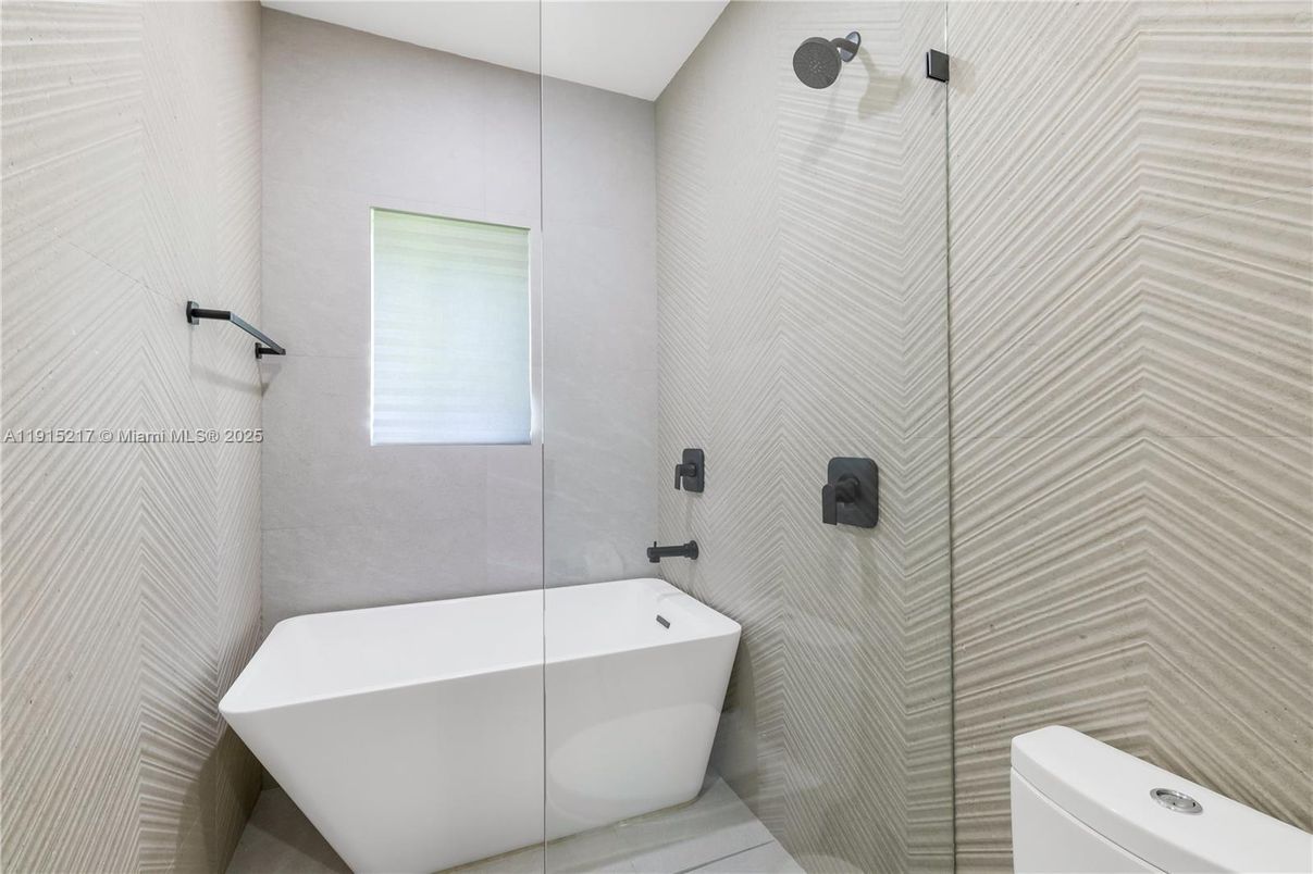 Bathroom, Free Standing Baths, Interior