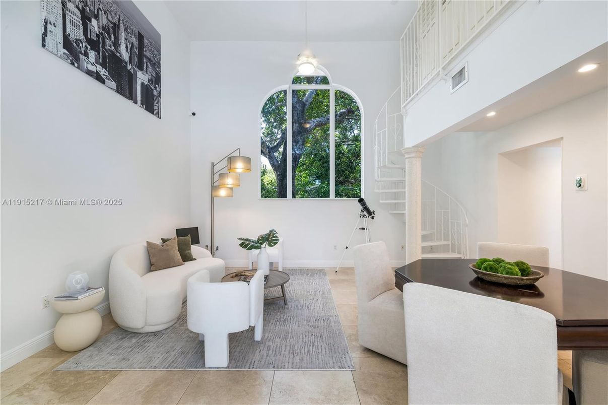 Dining room, Interior, Living room, Pendant Lights, Recessed Lighting