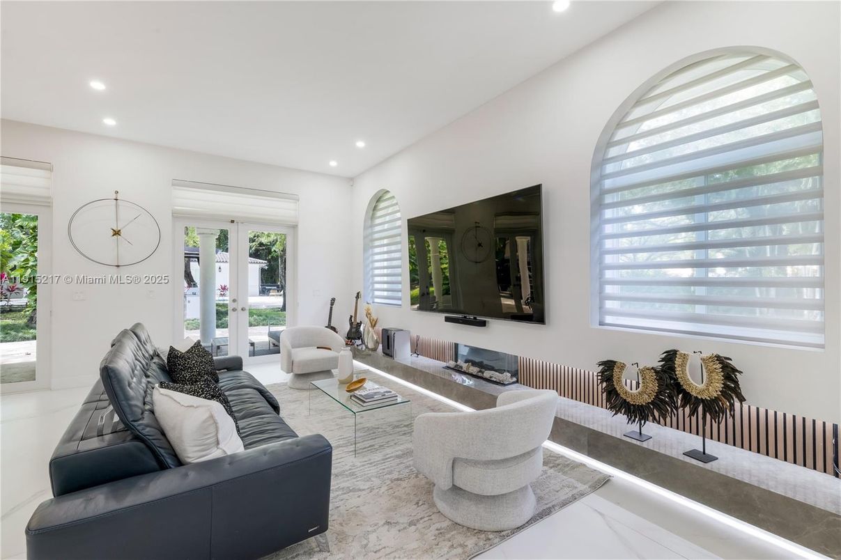 Interior, Living room, Recessed Lighting