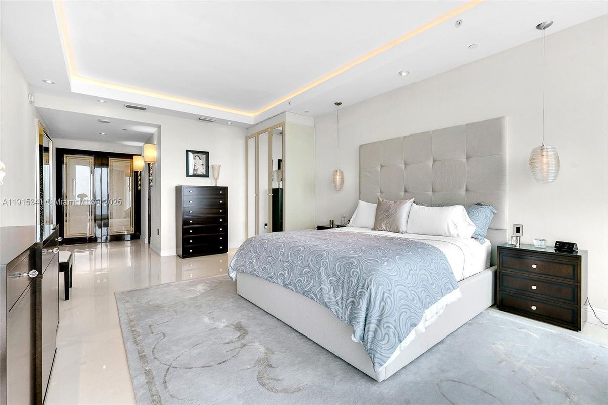 Bedroom, Interior, Pendant Lights, Recessed Lighting