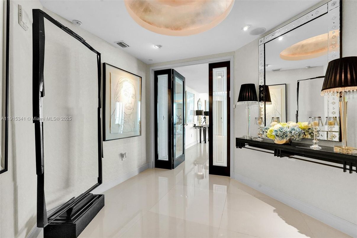 Interior, Recessed Lighting