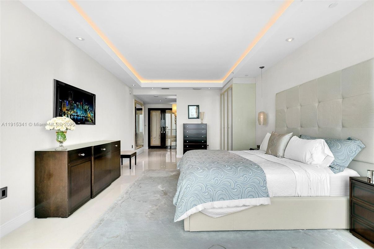 Bedroom, Interior, Pendant Lights, Recessed Lighting