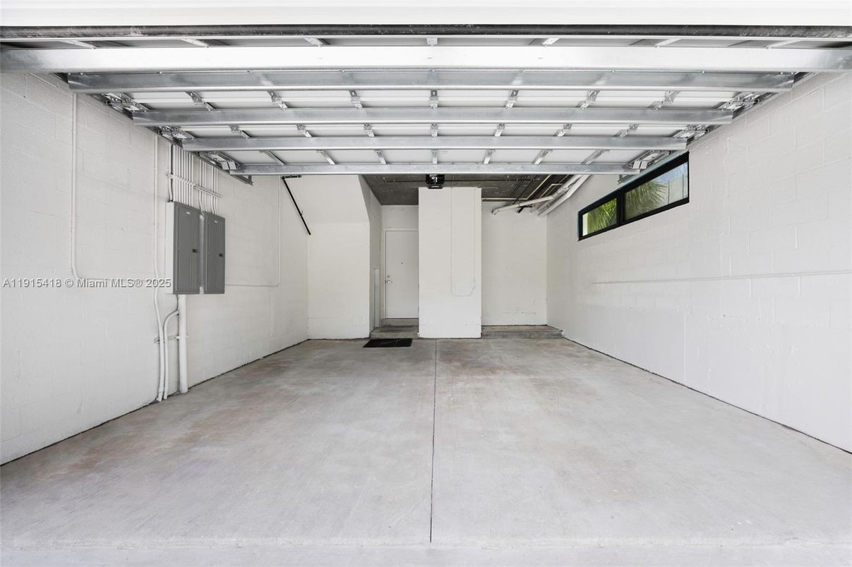 Garage, Interior