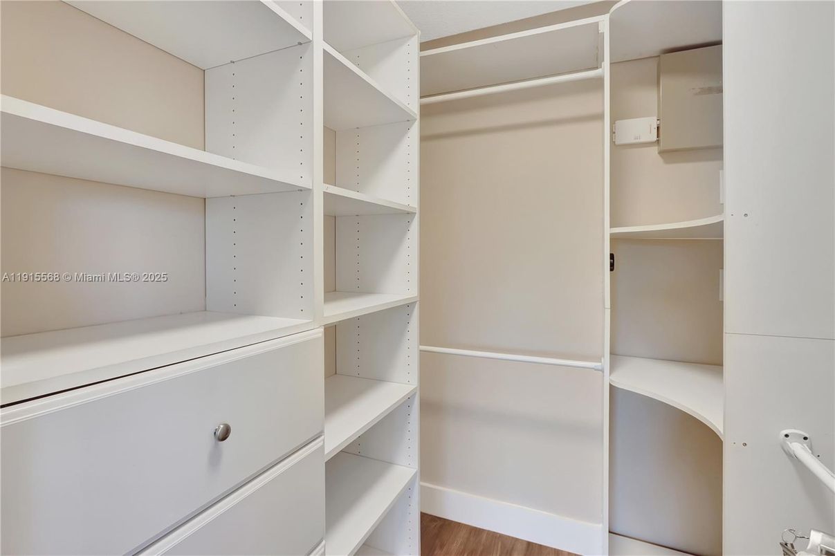 Interior, Walk-in Closets, Wood Texture Flooring