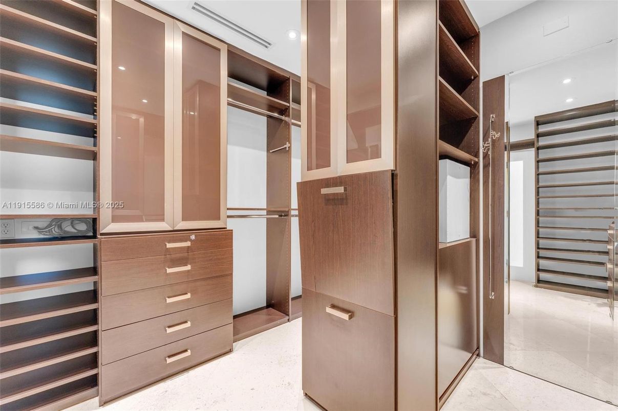 Interior, Recessed Lighting, Walk-in Closets
