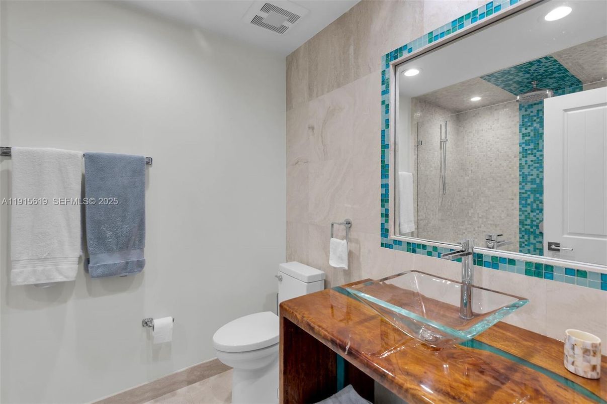 Bathroom, Interior, Recessed Lighting