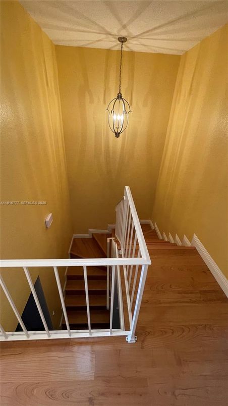 Interior, Pendant Lights, Wood Texture Flooring
